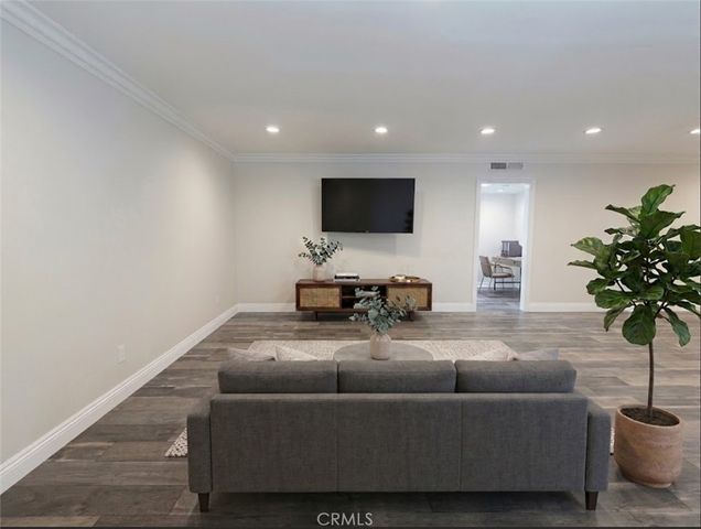 5354 Lindley 204, Los Angeles, CA 91316
