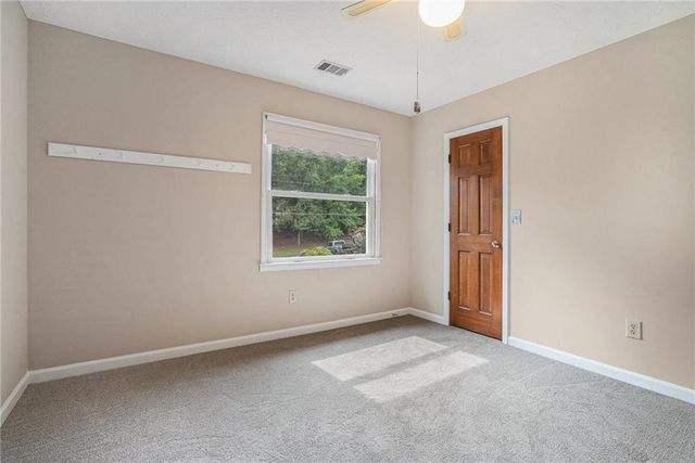 4390 Inns Brook Drive, Snellville, GA 30039