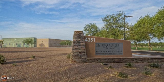 4030 E Wagon Circle, Gilbert, AZ 85297