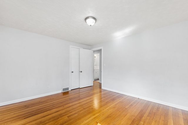 35 Woodway Dr, Shrewsbury, MA 01545