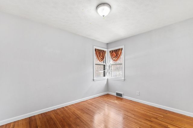 35 Woodway Dr, Shrewsbury, MA 01545