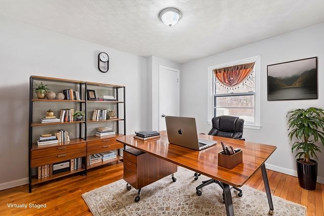 35 Woodway Dr, Shrewsbury, MA 01545