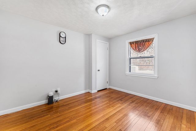 35 Woodway Dr, Shrewsbury, MA 01545