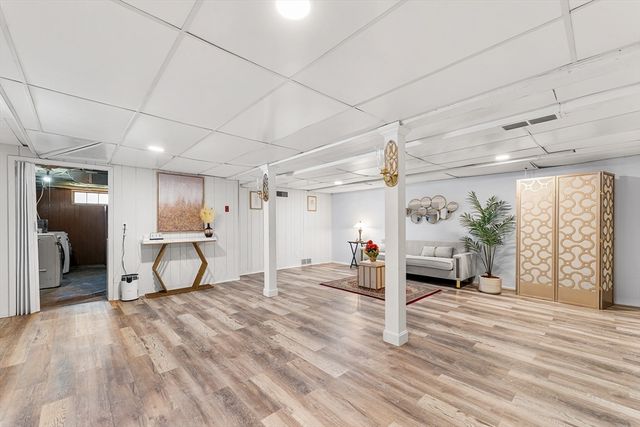 35 Woodway Dr, Shrewsbury, MA 01545