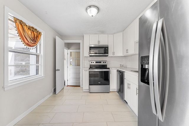 35 Woodway Dr, Shrewsbury, MA 01545