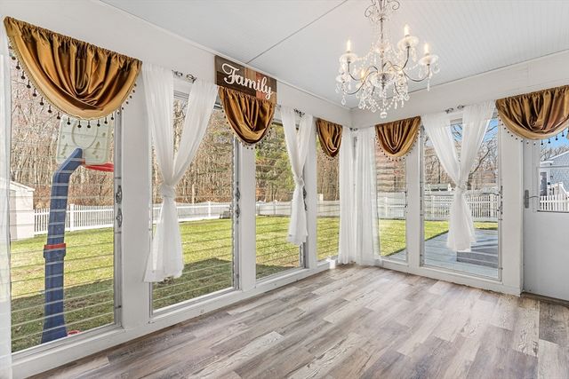 35 Woodway Dr, Shrewsbury, MA 01545