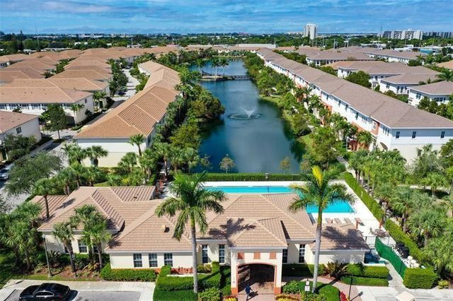 208 SW 7th Court, Pompano Beach, FL 33060