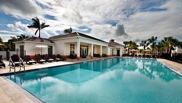 208 SW 7th Court, Pompano Beach, FL 33060