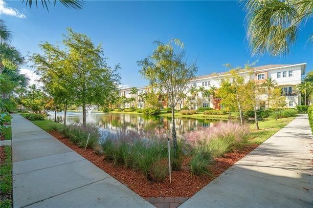 208 SW 7th Court, Pompano Beach, FL 33060