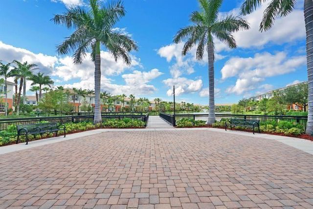 208 SW 7th Court, Pompano Beach, FL 33060