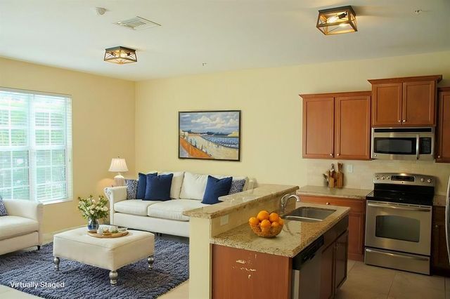 208 SW 7th Court, Pompano Beach, FL 33060