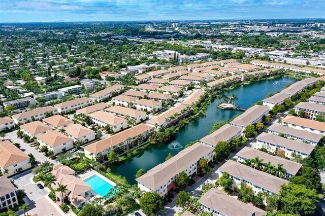 208 SW 7th Court, Pompano Beach, FL 33060