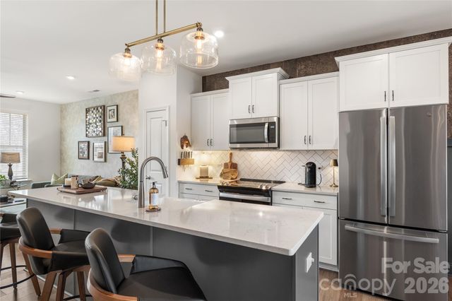 318 Simeon Drive, Charlotte, NC 28208