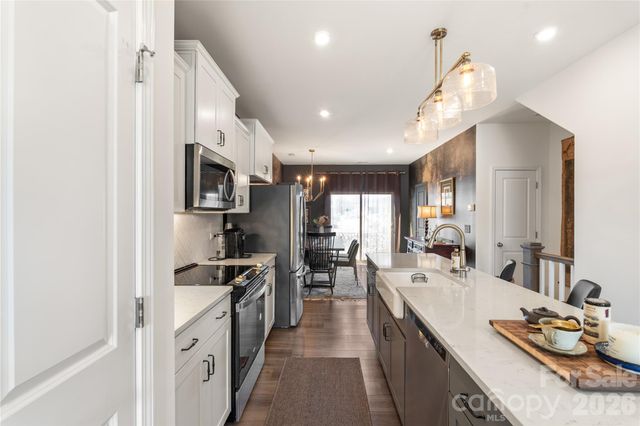 318 Simeon Drive, Charlotte, NC 28208