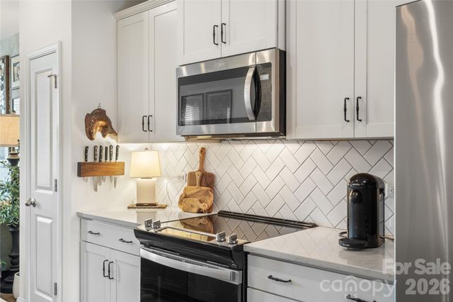 318 Simeon Drive, Charlotte, NC 28208