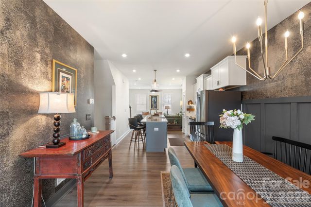 318 Simeon Drive, Charlotte, NC 28208