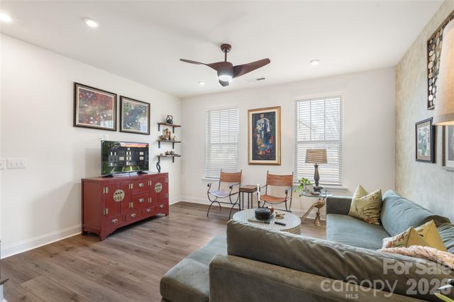 318 Simeon Drive, Charlotte, NC 28208