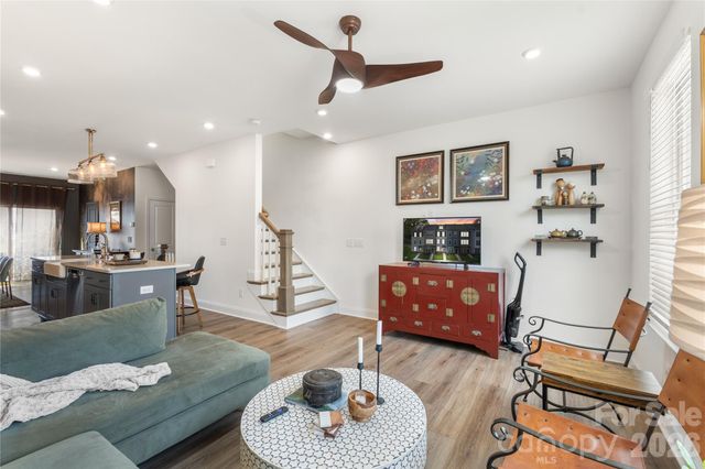 318 Simeon Drive, Charlotte, NC 28208