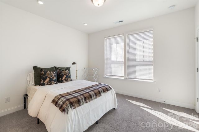 318 Simeon Drive, Charlotte, NC 28208