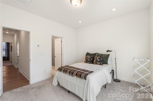 318 Simeon Drive, Charlotte, NC 28208
