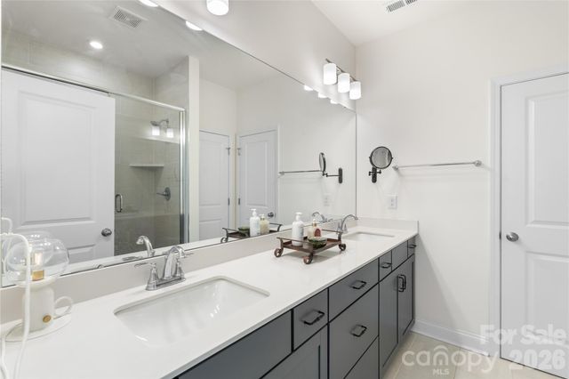 318 Simeon Drive, Charlotte, NC 28208