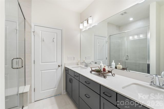 318 Simeon Drive, Charlotte, NC 28208