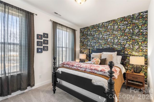 318 Simeon Drive, Charlotte, NC 28208