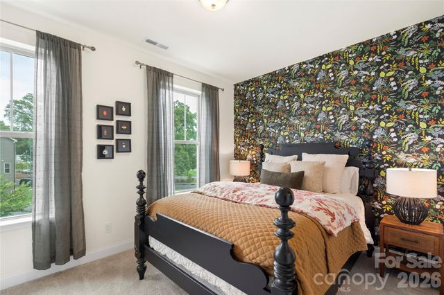 318 Simeon Drive, Charlotte, NC 28208