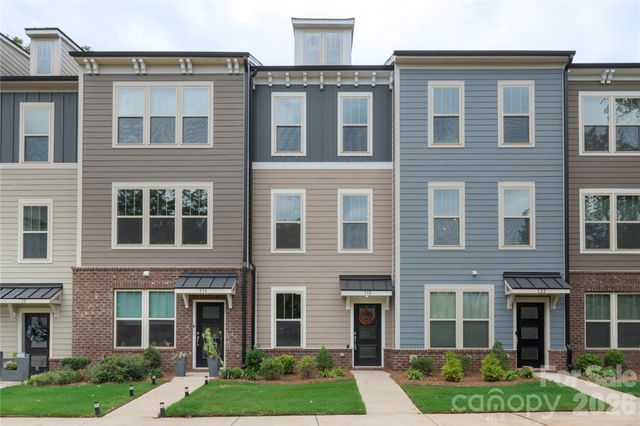 318 Simeon Drive, Charlotte, NC 28208
