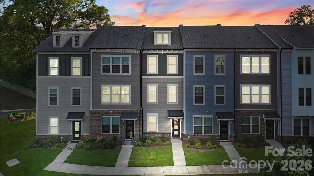 318 Simeon Drive, Charlotte, NC 28208