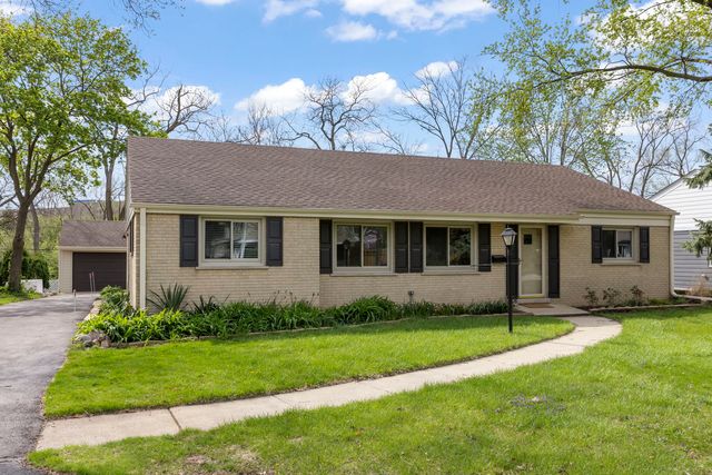 5818 Ridgewood Drive, Western Springs, IL 60558