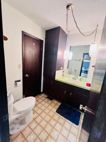 506 N Birch Ave, Valley Center, KS 67147