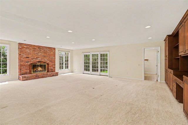 910 S Shady Hollow Circle, Bloomfield Hills, MI 48304