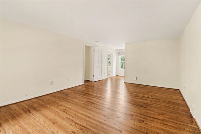 910 S Shady Hollow Circle, Bloomfield Hills, MI 48304