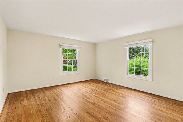 910 S Shady Hollow Circle, Bloomfield Hills, MI 48304