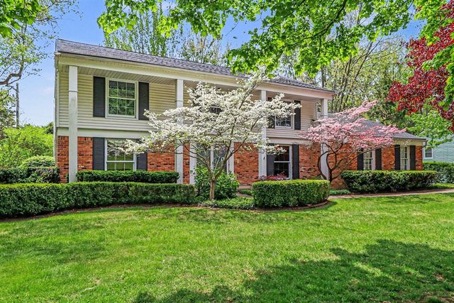910 S Shady Hollow Circle, Bloomfield Hills, MI 48304
