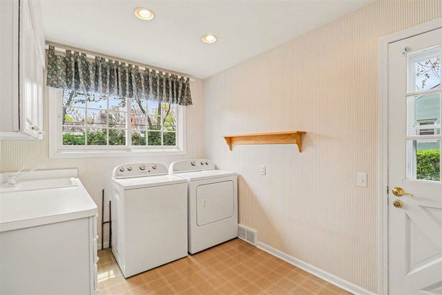 910 S Shady Hollow Circle, Bloomfield Hills, MI 48304