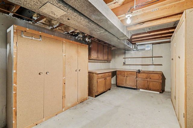 910 S Shady Hollow Circle, Bloomfield Hills, MI 48304
