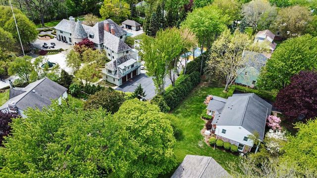 910 S Shady Hollow Circle, Bloomfield Hills, MI 48304