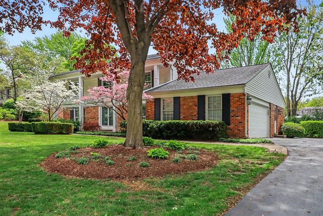 910 S Shady Hollow Circle, Bloomfield Hills, MI 48304