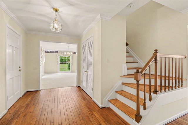 910 S Shady Hollow Circle, Bloomfield Hills, MI 48304