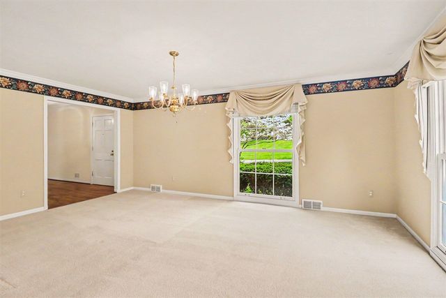 910 S Shady Hollow Circle, Bloomfield Hills, MI 48304
