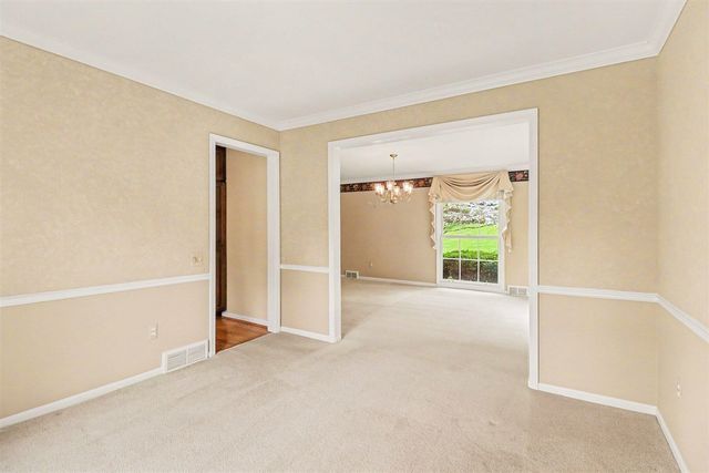 910 S Shady Hollow Circle, Bloomfield Hills, MI 48304
