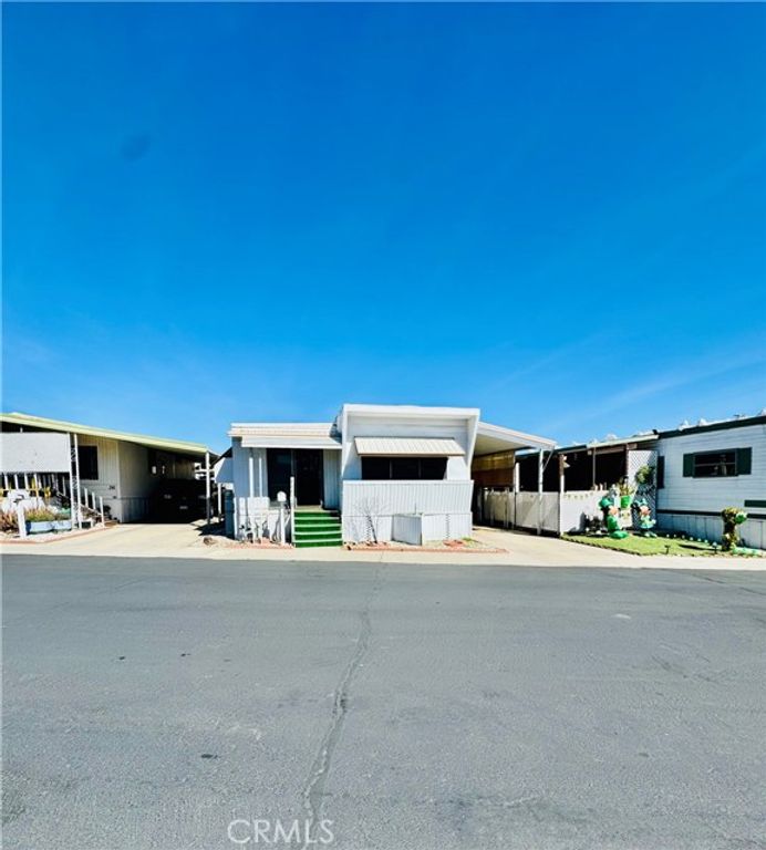 5580 Moreno Street 37, Montclair, CA 91763