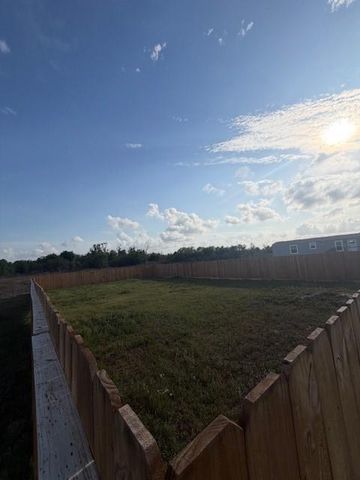 601 Road 5854, Cleveland, TX 77327