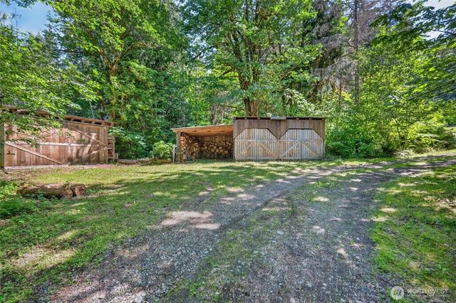 8574 Mount Baker Highway, Deming, WA 98244