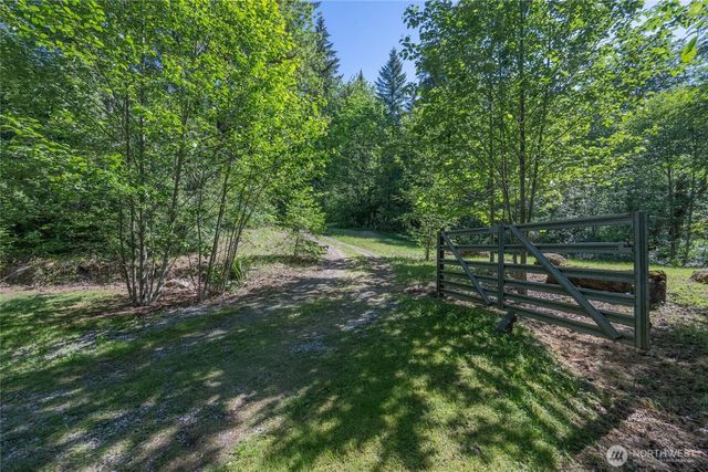 8574 Mount Baker Highway, Deming, WA 98244