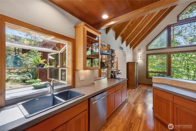 8574 Mount Baker Highway, Deming, WA 98244
