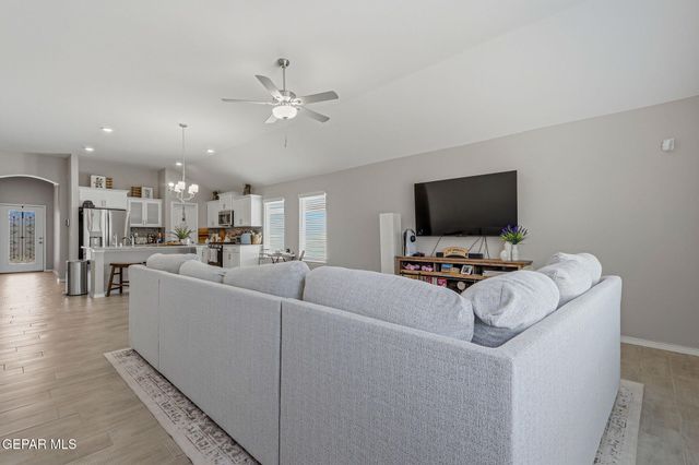 13977 Margaret Ponce Avenue, Horizon City, TX 79928