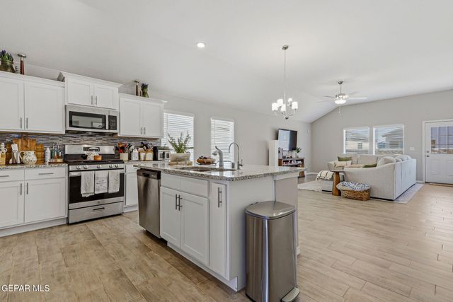 13977 Margaret Ponce Avenue, Horizon City, TX 79928